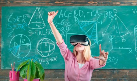 Educación digital, tecnología de la información y la comunicación, y desarrollo sostenible